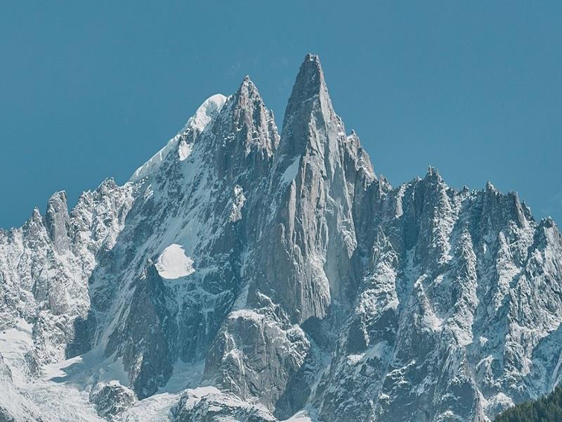 The Master Craftsman of Bespoke Wooden Skis